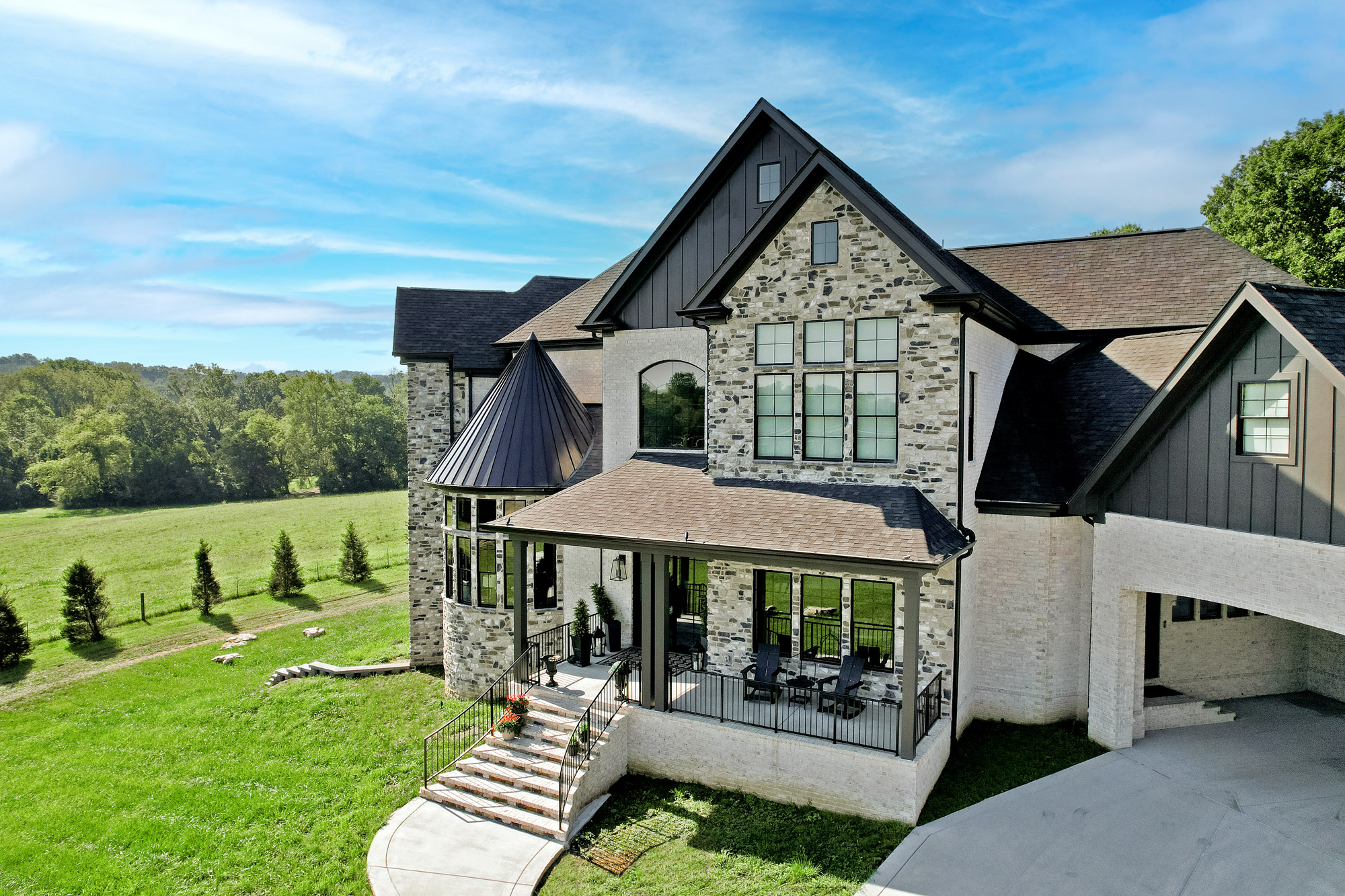Exterior home with Ridge Cut Stone