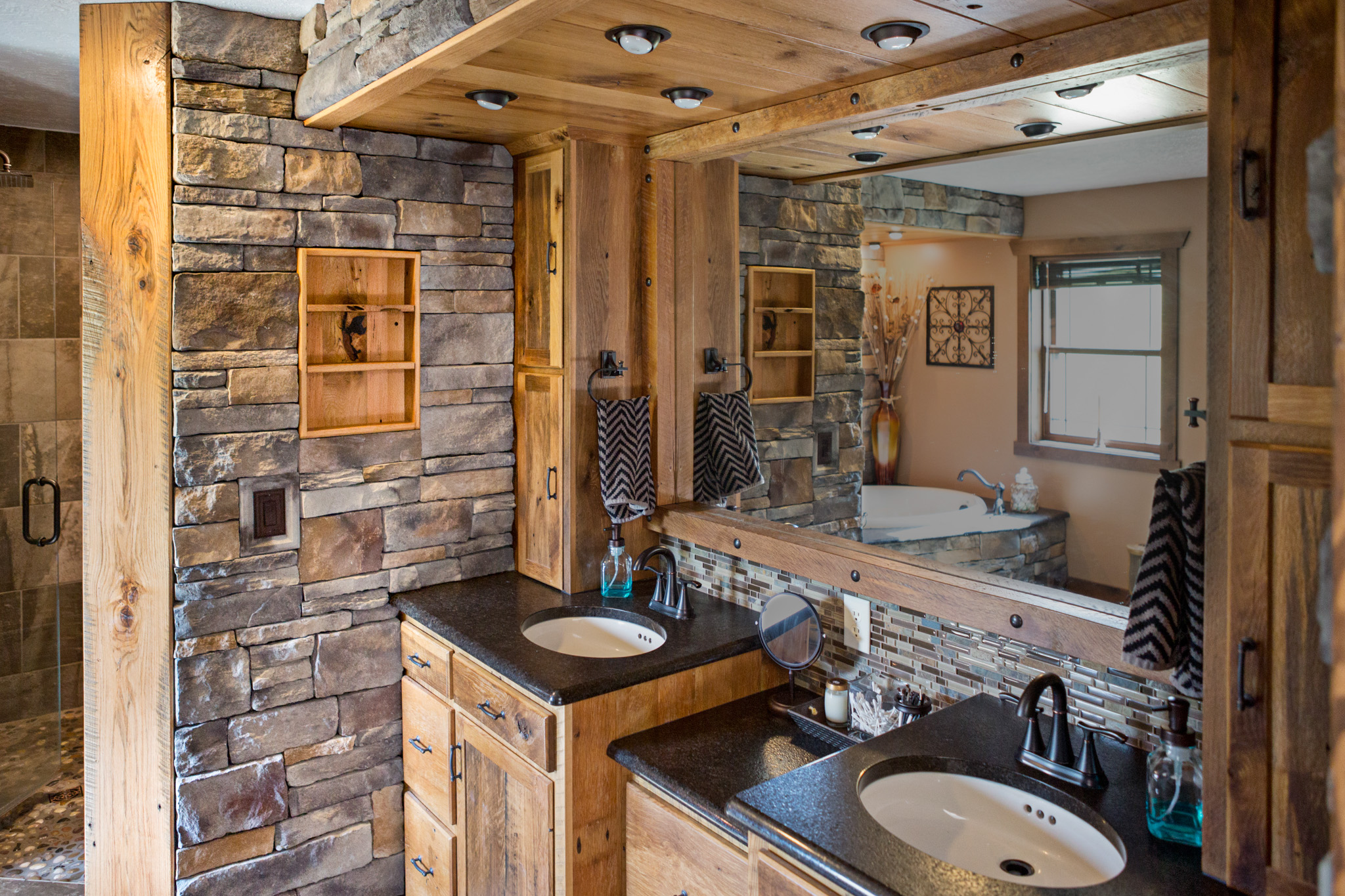 Interior bathroom with Terra Cut stone
